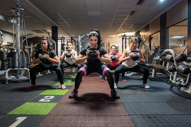 Frauen beim Workout im Studio21 Fitnessstudio Nürnberg