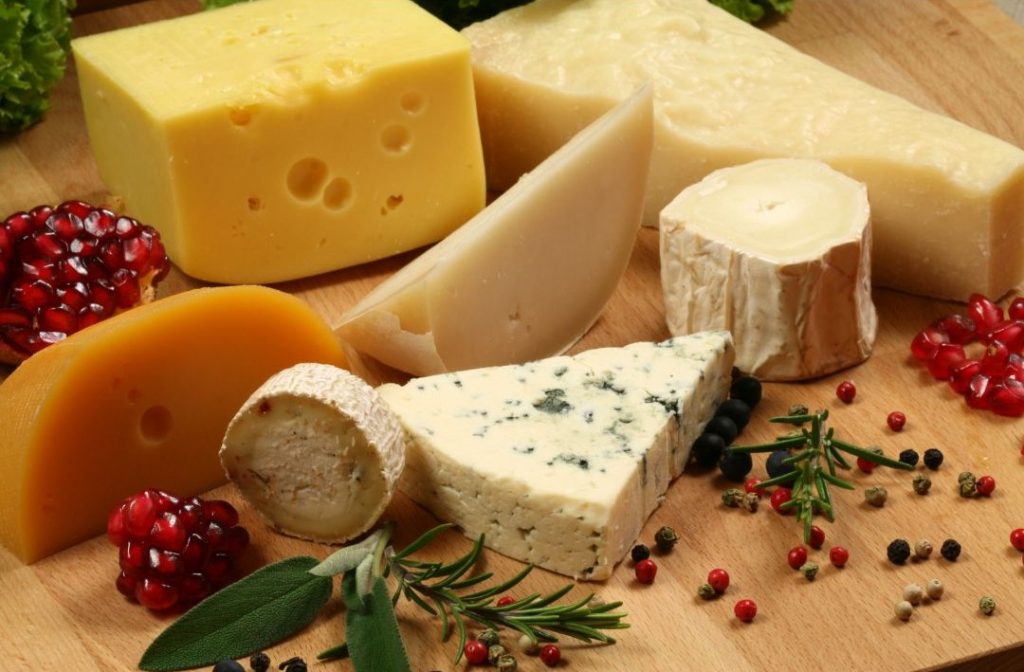 Käse ist Lebensmittel mit hohem Natriumgehalt
