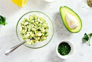Abnehmen mit Avocado Ei-Salat